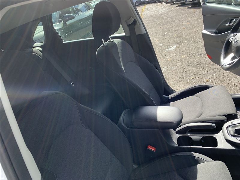 Hyundai i30 1,5 T-GDI AUTOMAT,ČR,1.MAJITEL - fotka 13 z 17