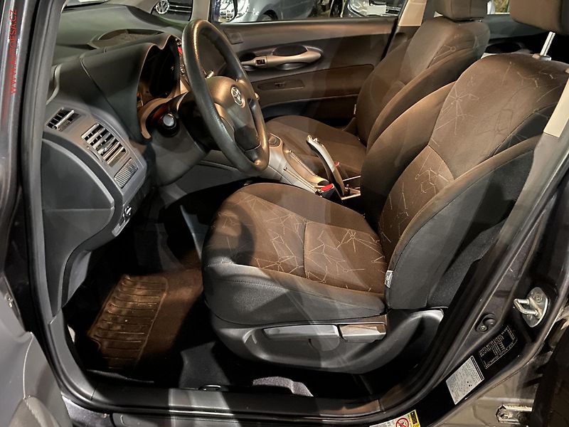 Toyota Auris (2009) 1.3 VVT-i, 1.maj,ČR, Terra - fotka 9 z 16
