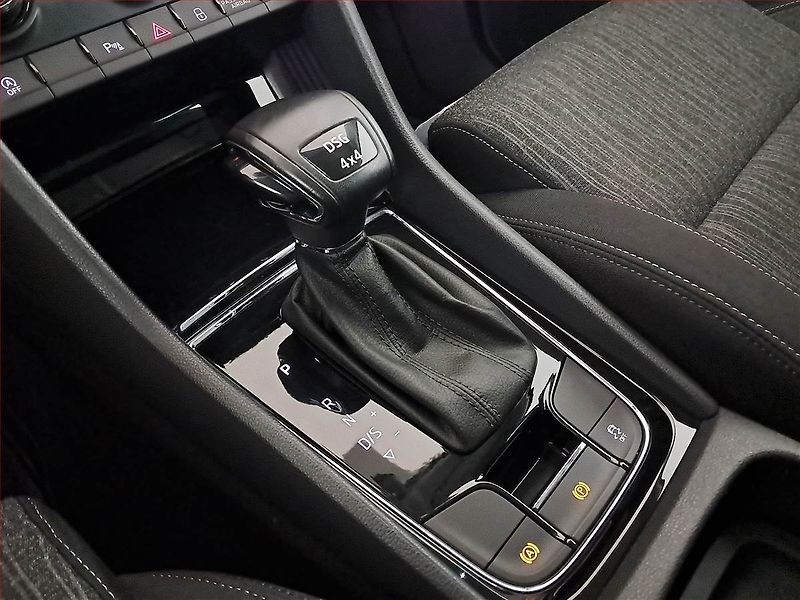 Škoda Karoq (2019) 2.0 TDI, 4X4, Automat, Navi - fotka 13 z 18