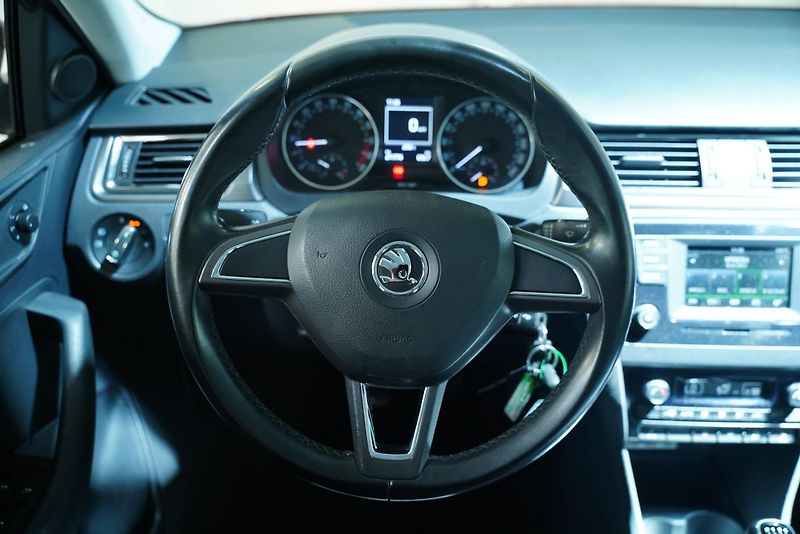 Škoda Rapid - fotka 16 z 25