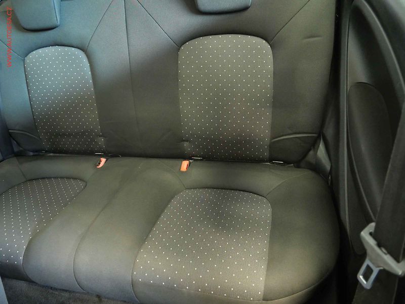 Fiat Punto (2009) 1.4i - fotka 10 z 18