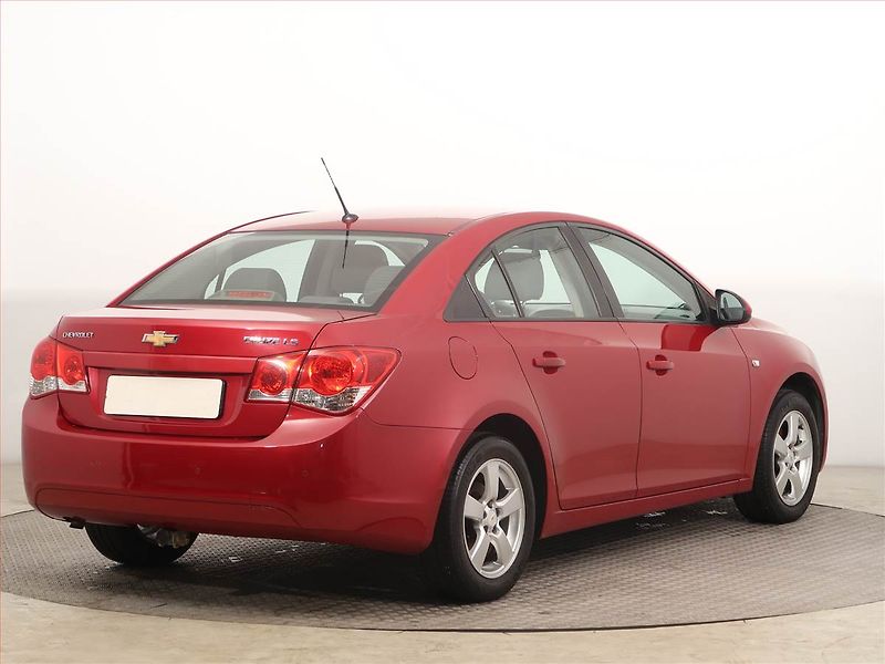 Chevrolet Cruze (2010) 1.6 i 16V, po STK, Tažné - fotka 5 z 14
