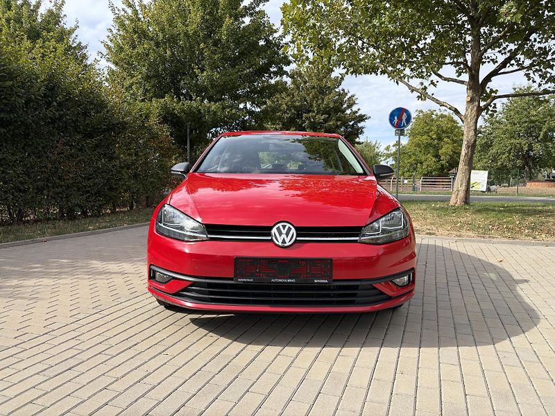 Volkswagen Golf 1.0 TSi Comfort - fotka 17 z 31
