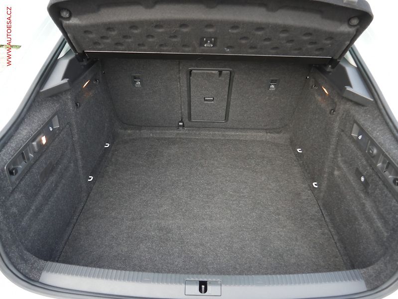 Škoda Superb (2015) 2.0 TDi 4x4, ČR, Style, DSG - fotka 12 z 18