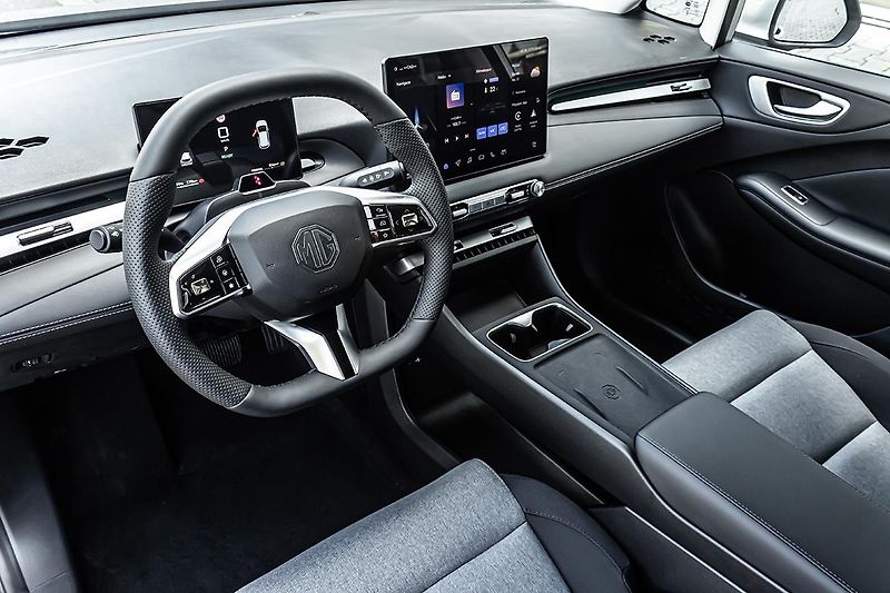 MG MG4 (2026) Premium 54 kWh  EV Urban - fotka 11 z 23