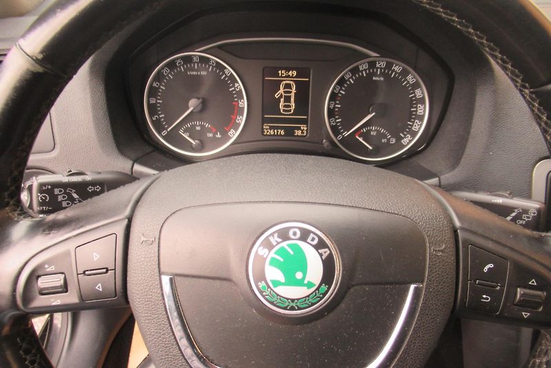 Škoda Octavia 2.0 TDI AUT. KLIMA  - fotka 8 z 14