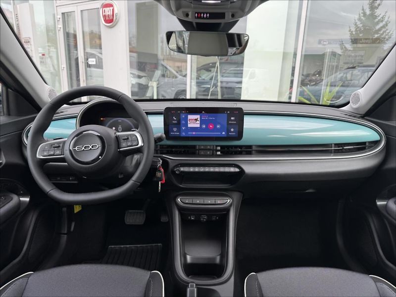 Fiat 600 (2024) 1,2 Turbo Hybrid 110k eDCT - fotka 12 z 14