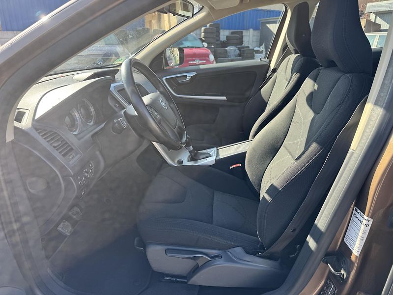 Volvo XC60 (2010) 2.4D5 151KW 1.Majitel AWD  - fotka 26 z 40