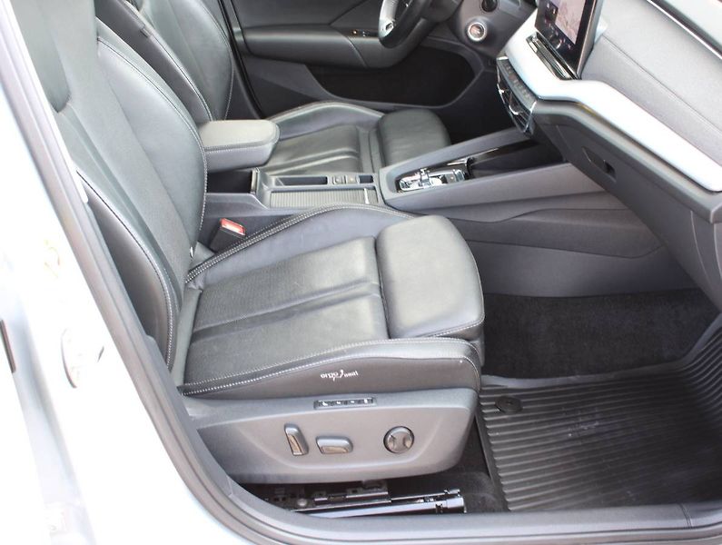 Škoda Octavia (2023) 2.0 TDI DSG Head Up TAŽNÉ kůže - fotka 8 z 35