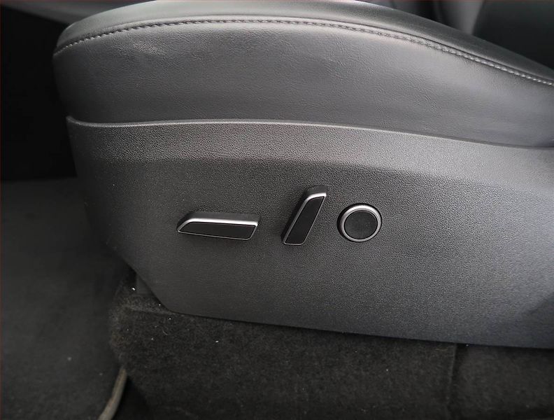 Tesla Model Y (2023) Long Range AWD 79kWh, SoH 91% - fotka 29 z 33