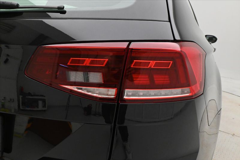 Volkswagen Passat 1,5 TSI 110kW DSG Business Plu - fotka 21 z 22