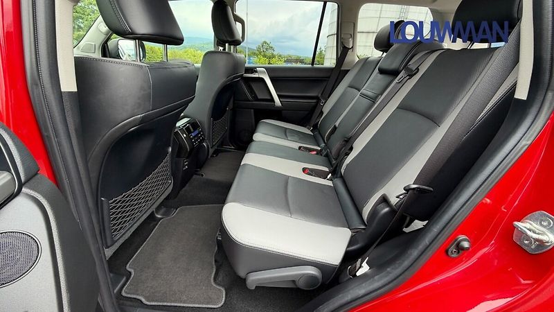 Toyota Land Cruiser AT EXECUTIVE - fotka 17 z 24