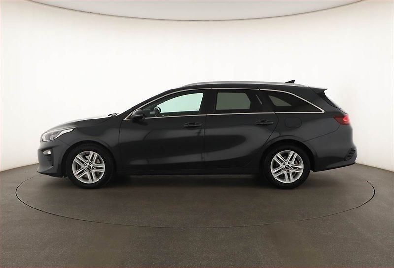 Kia Ceed (2021) 1.5 T-GDI MHEV, Automat - fotka 3 z 20