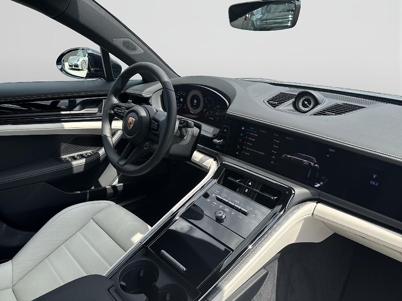 Porsche Panamera 4 E-Hybrid - fotka 16 z 28