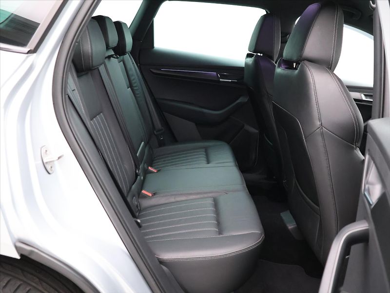 Škoda Karoq 1,5 TSI 110kW DSG Sportline - fotka 13 z 37