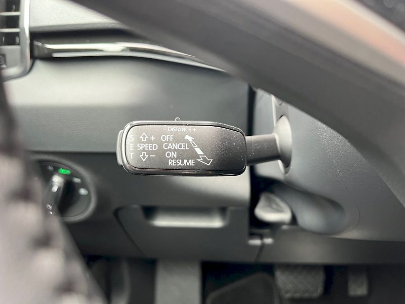 Škoda Karoq (2024) Top Selection 2.0 TDI 110 kW 4 - fotka 31 z 34