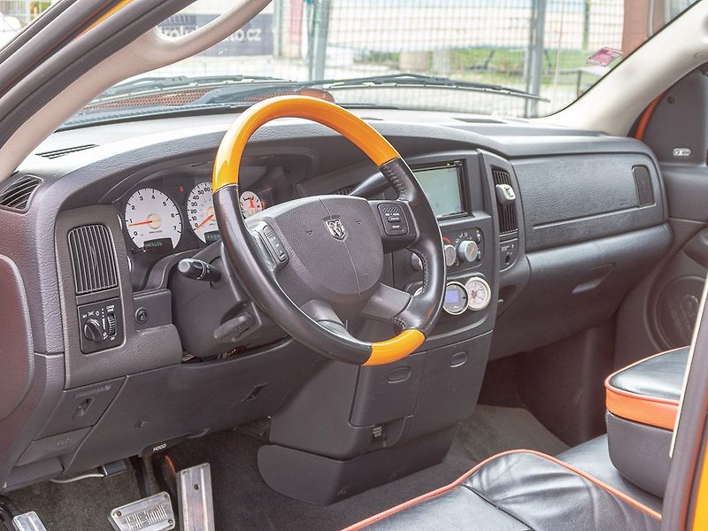 Dodge RAM (2004) 1500 Magnum Hemi GTX - fotka 15 z 44