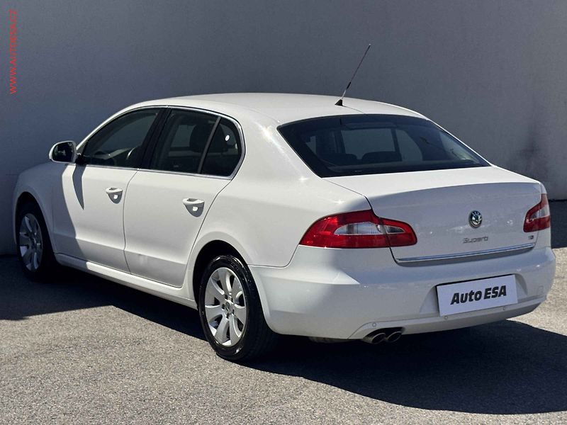 Škoda Superb (2009) 2.0 TDi, ČR, Ambition, DSG - fotka 4 z 14