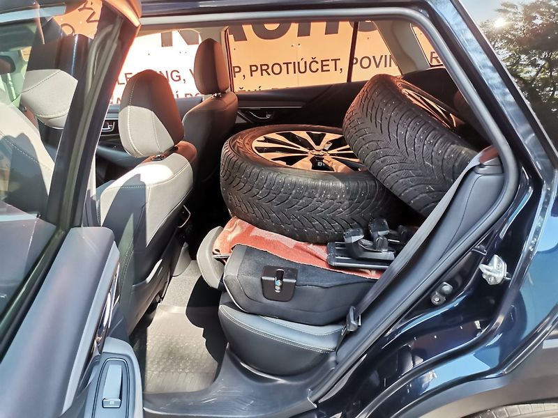Subaru Outback (2021) 2.5i 124kw F Cross ČR 1maj! - fotka 25 z 32
