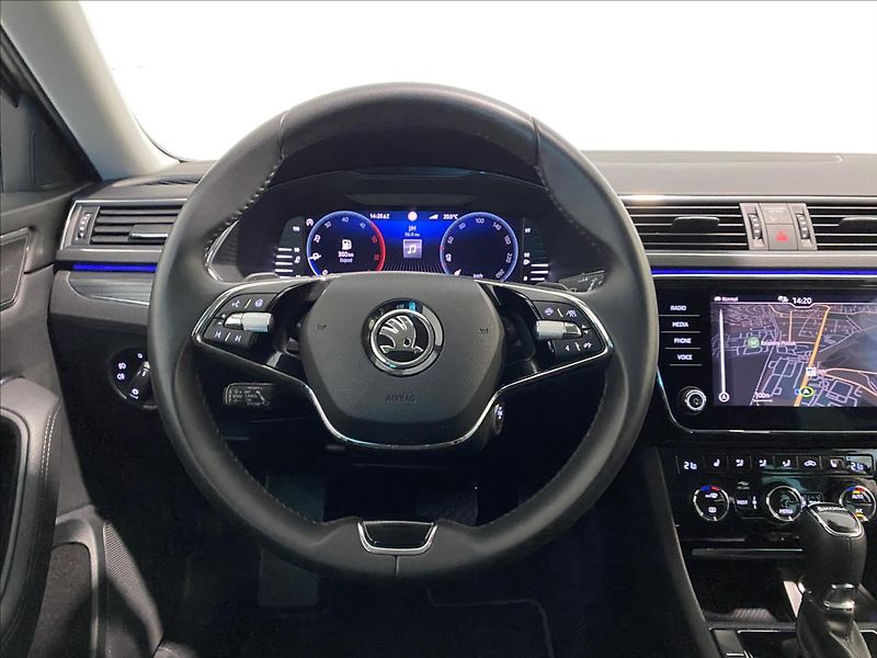 Škoda Superb 2,0 TDI 110kW Style Combi DSG - fotka 10 z 29