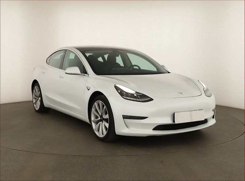 Tesla Model 3 (2019) Long Range 4WD 78kWh, SoH 82% - fotka 1 z 20