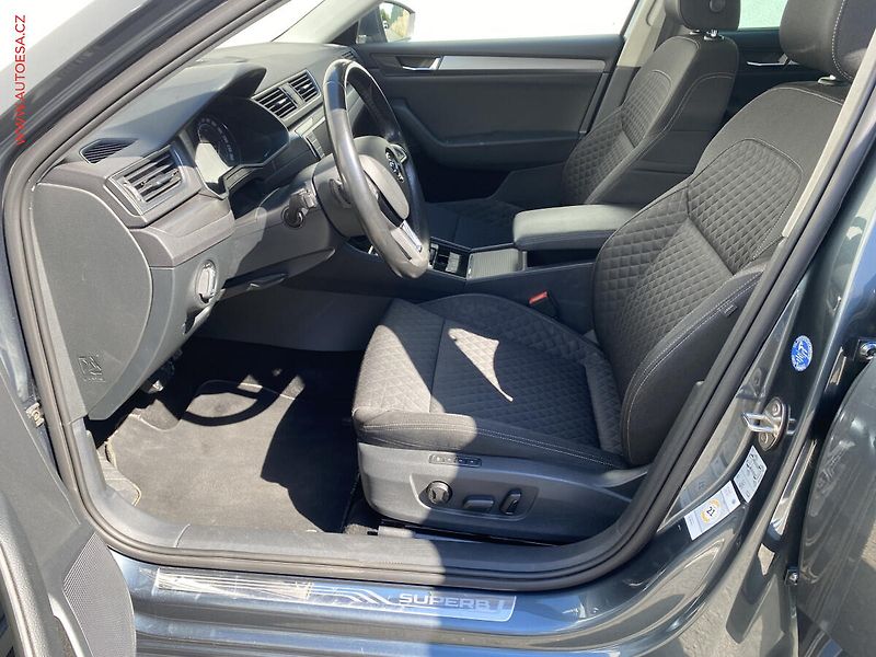 Škoda Superb (2017) 2.0 TDi, Style, DSG, bixen - fotka 9 z 19