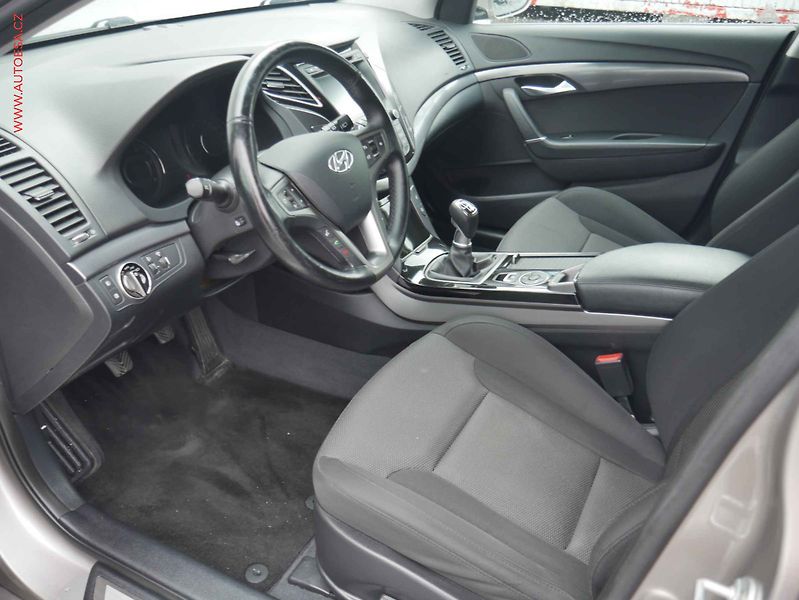 Hyundai i40 (2016) 1.7 CRDi, ČR, servis.kniha - fotka 9 z 14
