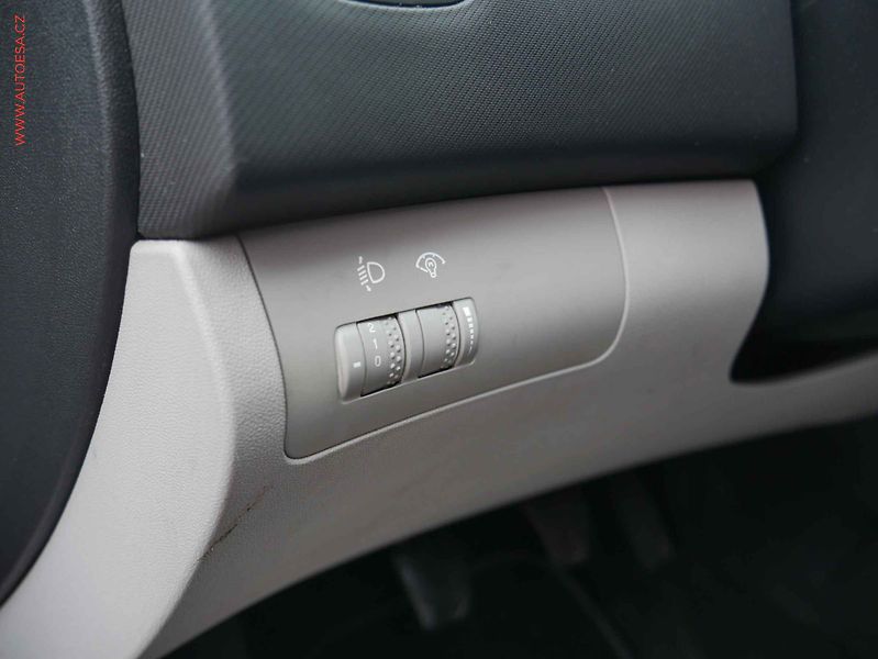 Kia Ceed (2008) 1.6CVVT, ČR, AC, TZ - fotka 12 z 21