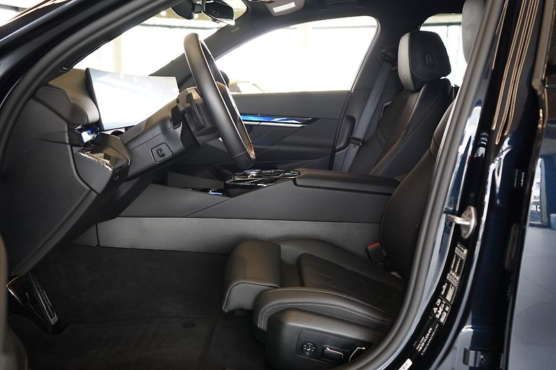 BMW Řada 5 540d xDrive Touring, Nezávislé - fotka 17 z 44