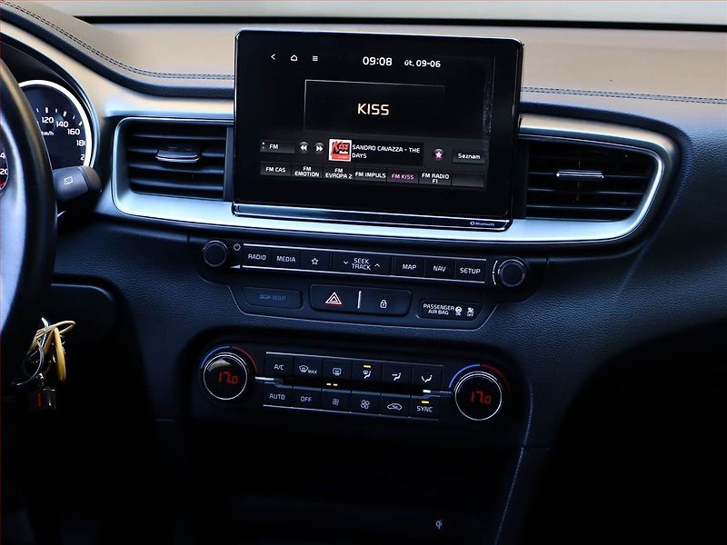 Kia Ceed (2018) 1.0 T-GDI, Serv.kniha, Navi - fotka 10 z 16