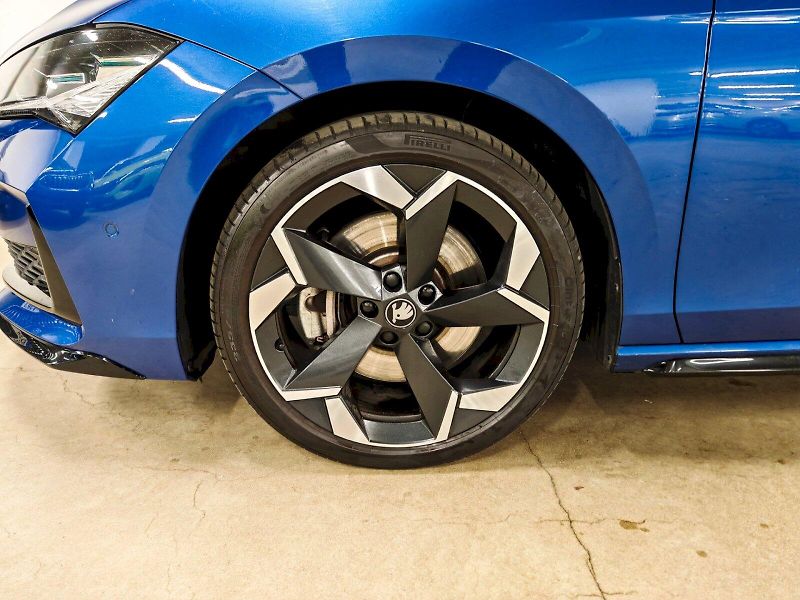 Škoda Superb (2025) 2.0 TSI 195 kW DSG Sportline - fotka 33 z 33