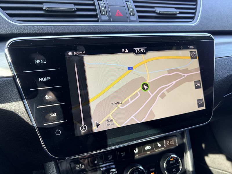 Škoda Superb 2.0TDI DSG MATRIX CANTON - fotka 37 z 59