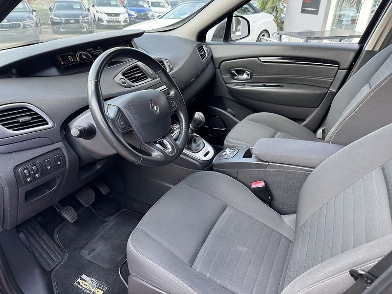 Renault Scénic (2014) 1.5dCi  Navi Digi Klima Bose - fotka 24 z 50
