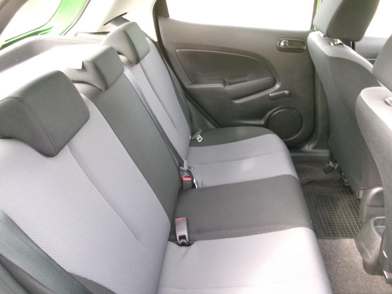 Mazda 2 (2008) 1,3i KLIMA WEBASTO - fotka 15 z 29