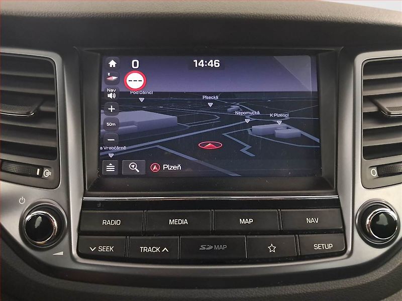 Hyundai Tucson (2018) Trikolor 1.7 CRDi, ČR,1.maj - fotka 13 z 18