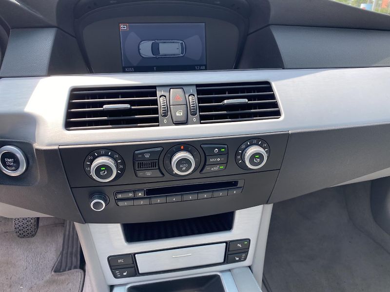 BMW Řada 5 (2008) 2.0D,PLNÝ SERVIS,2SADY ALU - fotka 18 z 52