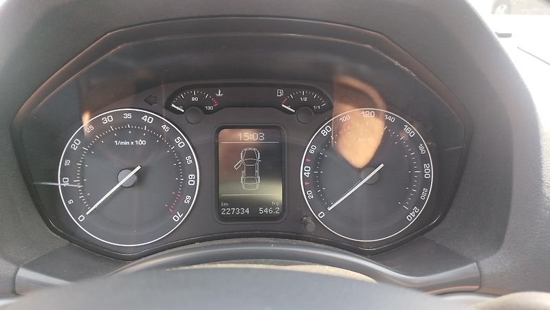 Škoda Octavia (2008) 2.0 FSI - fotka 9 z 27