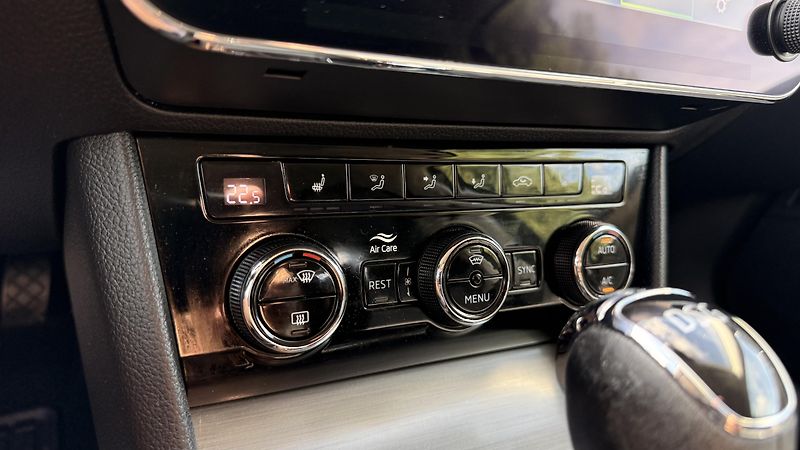 Škoda Superb (2020) 1.4 IV,PHEV ,DOJEZD 38KM,LED - fotka 46 z 49