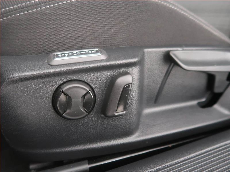 Volkswagen Passat (2021) Business 2.0 TDI, Automat - fotka 21 z 21