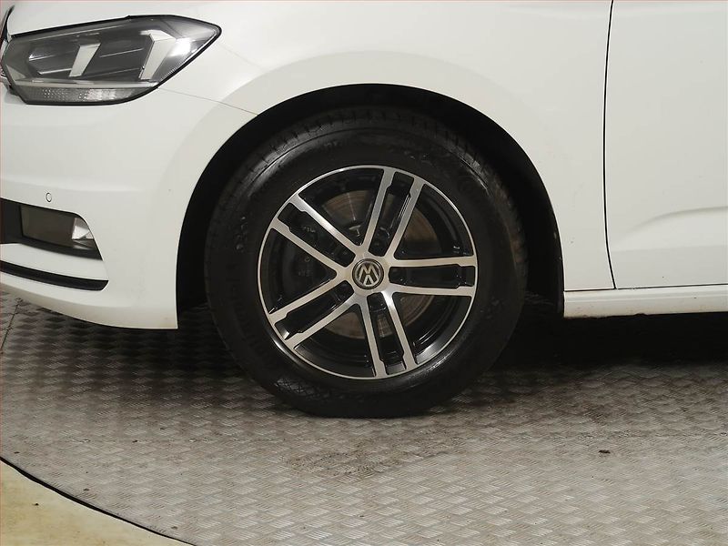 Volkswagen Touran (2021) 1.5 TSI - fotka 14 z 18