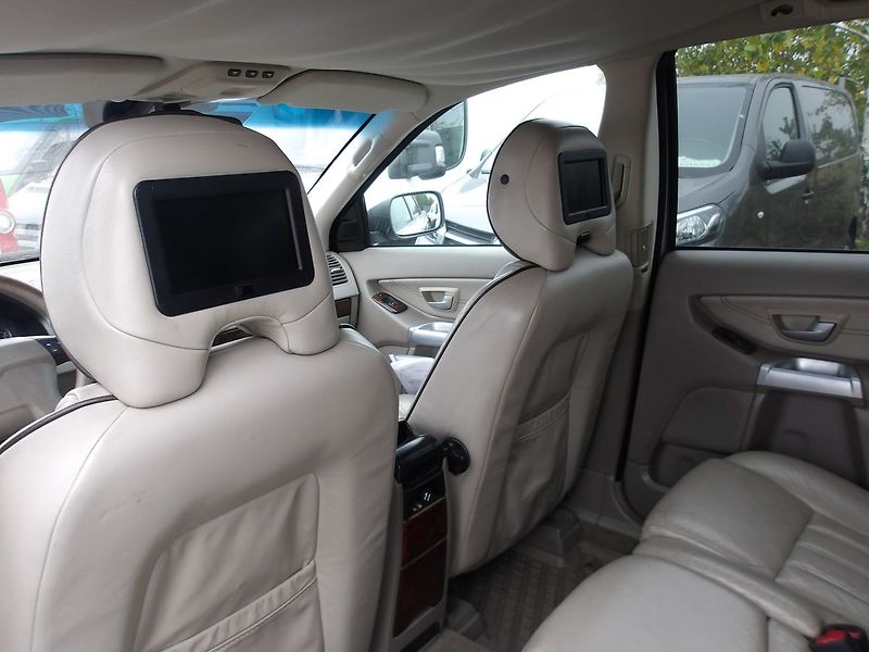 Volvo XC90 2,4D5 136 kW ČR Serv.kn! - fotka 26 z 45