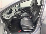 Peugeot 2008 (2017) 1.2 PT, Allure, navi, kamera - náhled 9