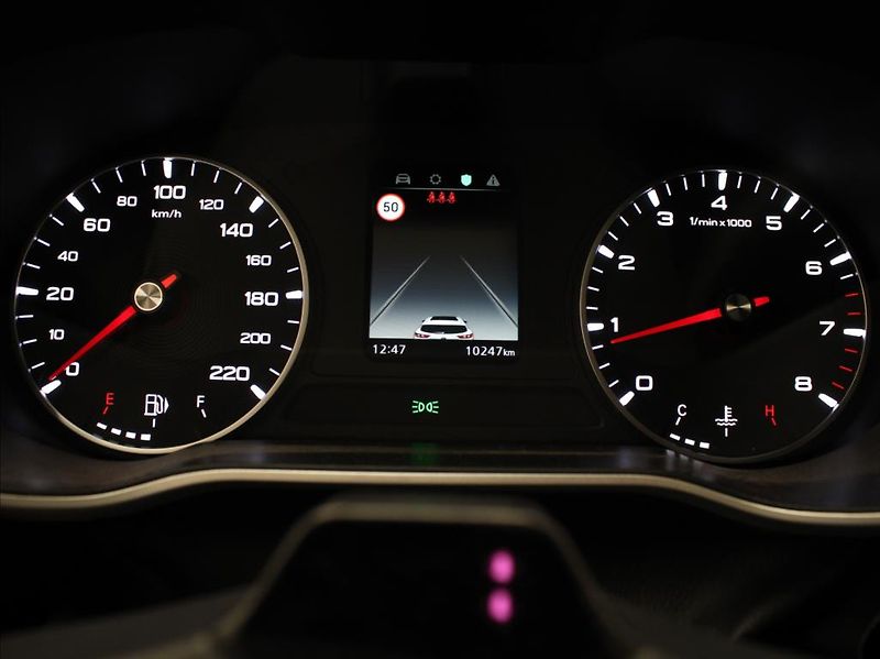 MG ZS 1,5 DVVT 78kW Essential PLUS - fotka 23 z 23