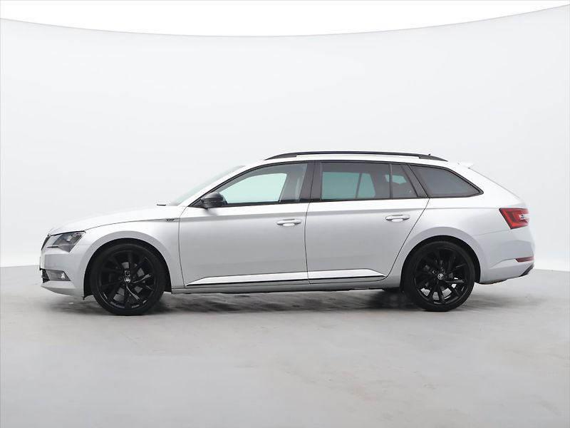 Škoda Superb 2,0 TDI 140kW DSG Sportline - fotka 4 z 28