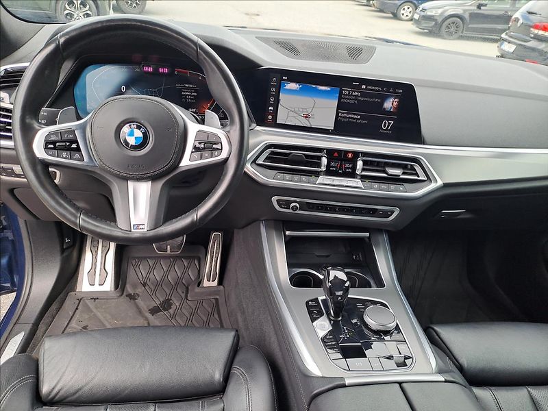 BMW X5 xDrive 30d M-Paket ČR - fotka 10 z 23