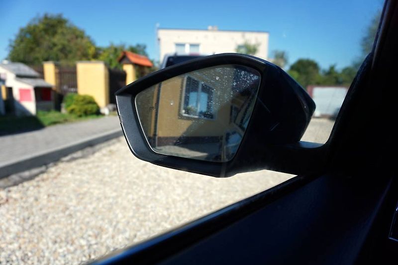 Škoda Superb (2015) STYLE 2,0 TDI 140 kW - fotka 29 z 43