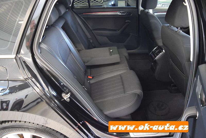 Škoda Superb 2.0 TDI STYLE MATRIX DSG    - fotka 18 z 66