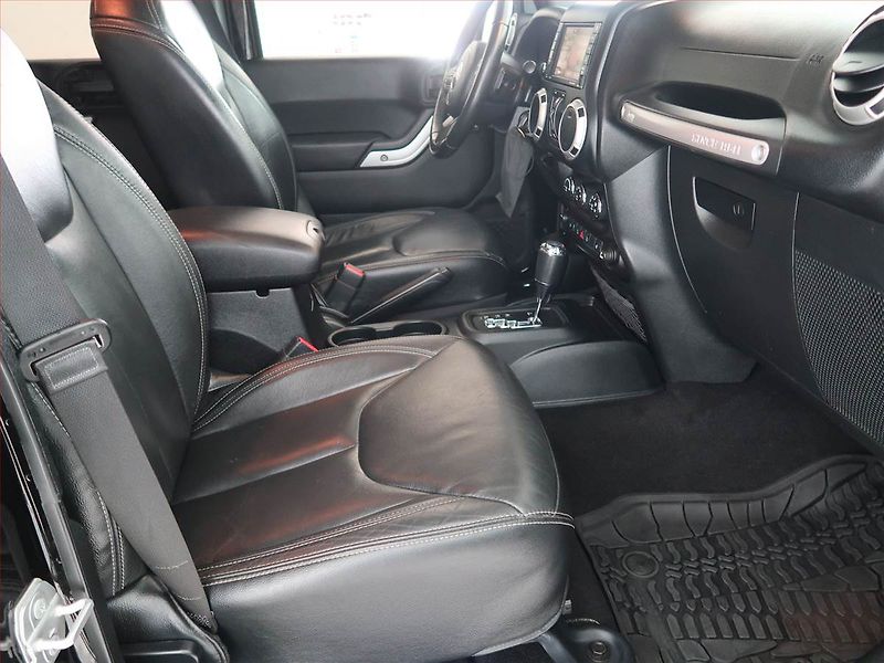 Jeep Wrangler (2018) 3.6 V6 - fotka 9 z 20
