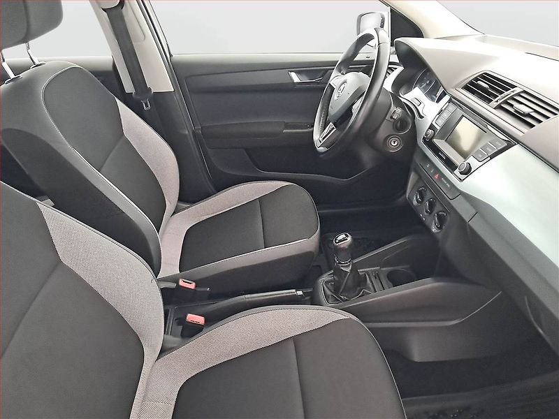 Škoda Fabia (2015) Ambition 1.4 TDI, ČR,1.maj - fotka 9 z 17