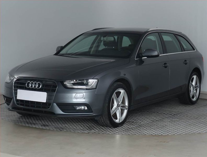 Audi A4 (2015) Sport 2.0 TDI, Navi, Bi-Xenony - fotka 2 z 18